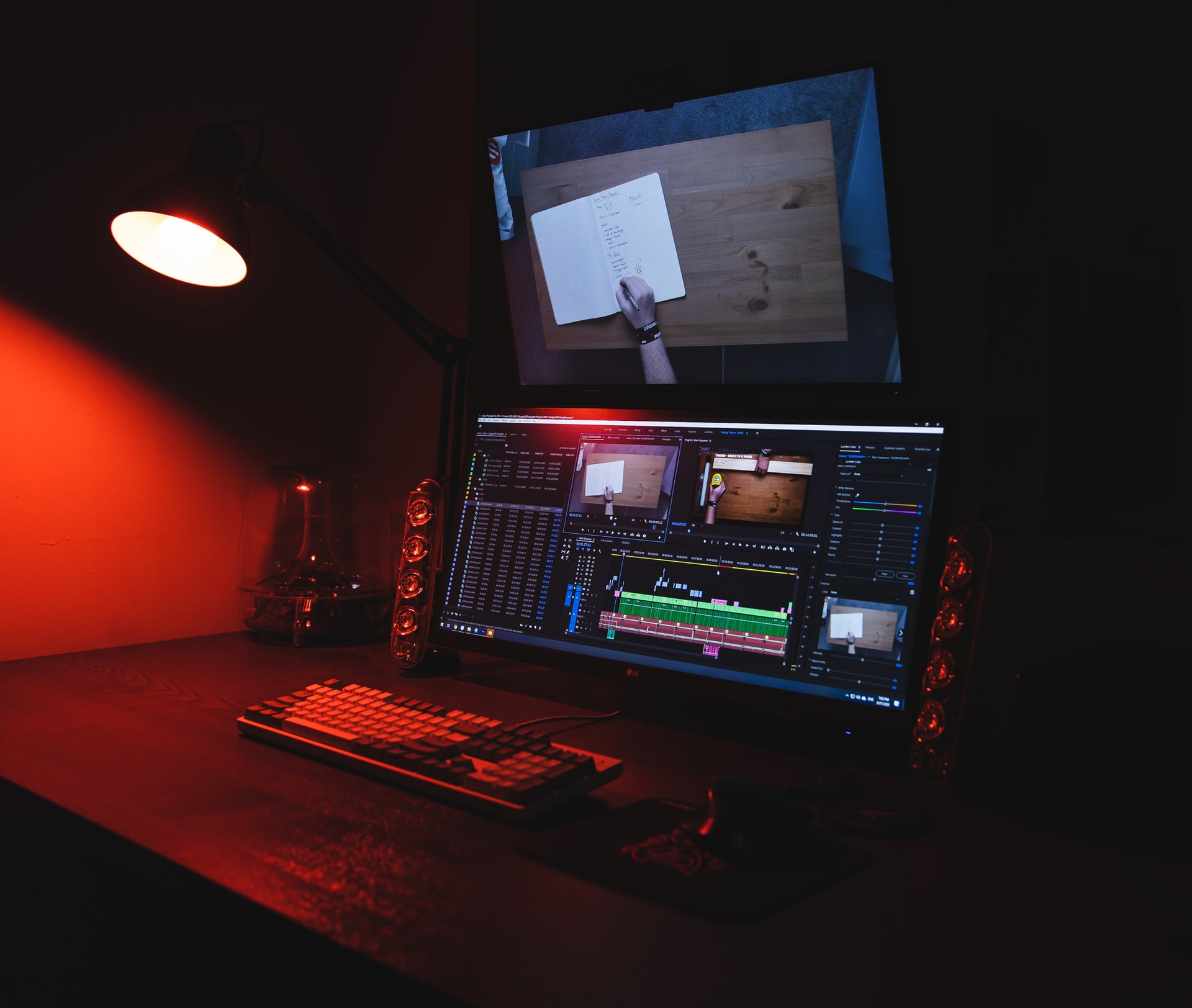 Với Premiere Pro, bạn có thể dễ dàng xóa phông nền của video một cách đơn giản và hiệu quả. Và nếu bạn không biết làm thế nào, hãy truy cập unscreen.com để giúp bạn loại bỏ phông nền một cách nhanh chóng và hoàn hảo!